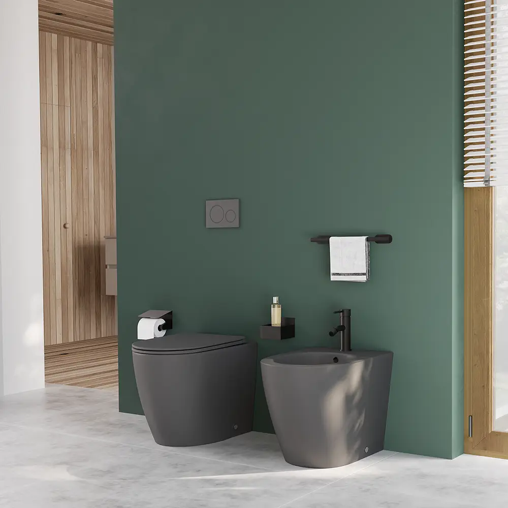 Coppia di sanitari filomuro ceramica grigio opaco vaso rimless copriwc soft-close e bidet | Europa Small Coppia di sanitari filomuro ceramica grigio opaco vaso rimless copriwc soft-close e bidet | Europa Small