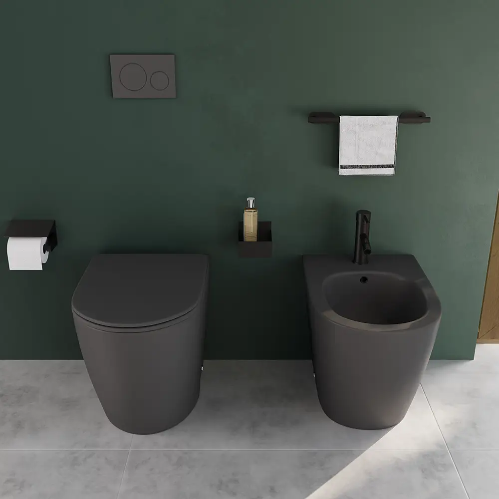 Coppia di sanitari filomuro ceramica grigio opaco vaso rimless copriwc soft-close e bidet | Europa Small Coppia di sanitari filomuro ceramica grigio opaco vaso rimless copriwc soft-close e bidet | Europa Small