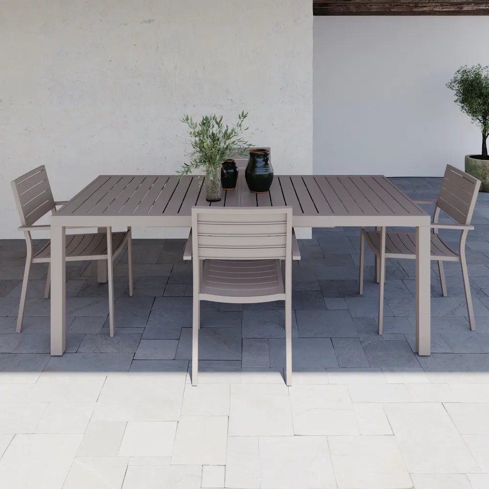Set da esterno tortora con tavolo allungabile 200/300x75cm e 4 sedie in alluminio | Zenor Set da esterno tortora con tavolo allungabile 200/300x75cm e 4 sedie in alluminio | Zenor