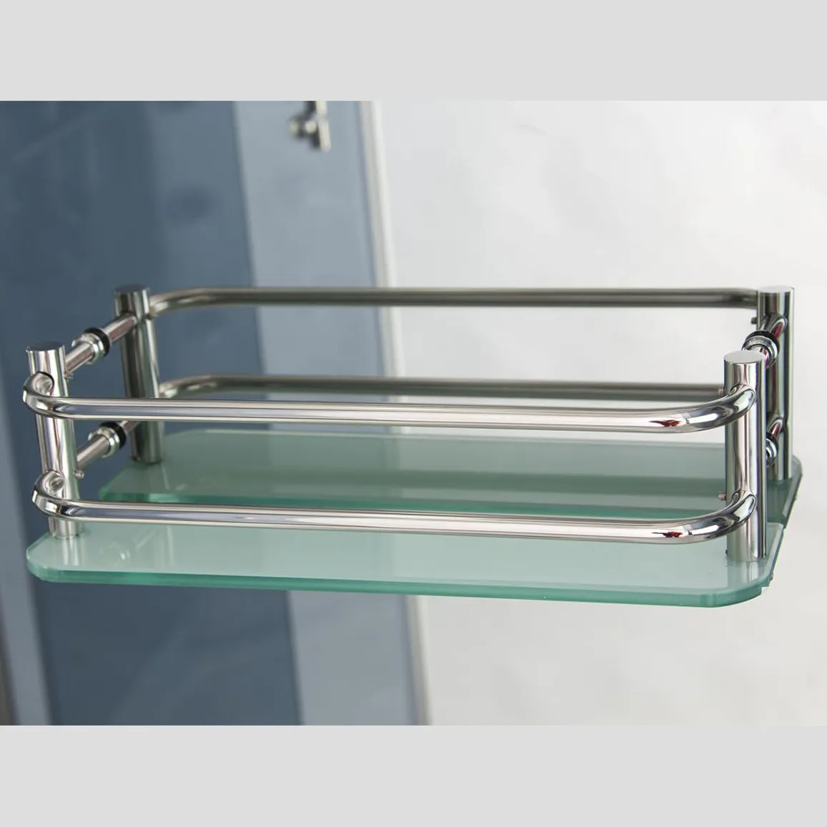 Comodo ripiano appoggia shampoo e bagnoschiuma del box doccia idromassaggio mod. Giglio di Parama Comodo ripiano appoggia shampoo e bagnoschiuma del box doccia idromassaggio mod. Giglio di Parama