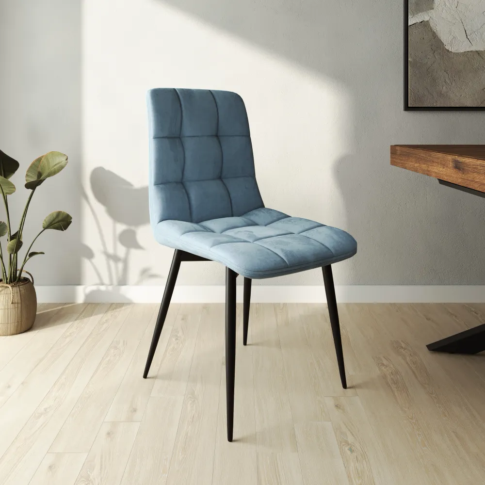 Set 4 sedie seduta in velluto azzurra trapuntata e gambe in acciaio nero | Asia Set 4 sedie seduta in velluto azzurra trapuntata e gambe in acciaio nero | Asia