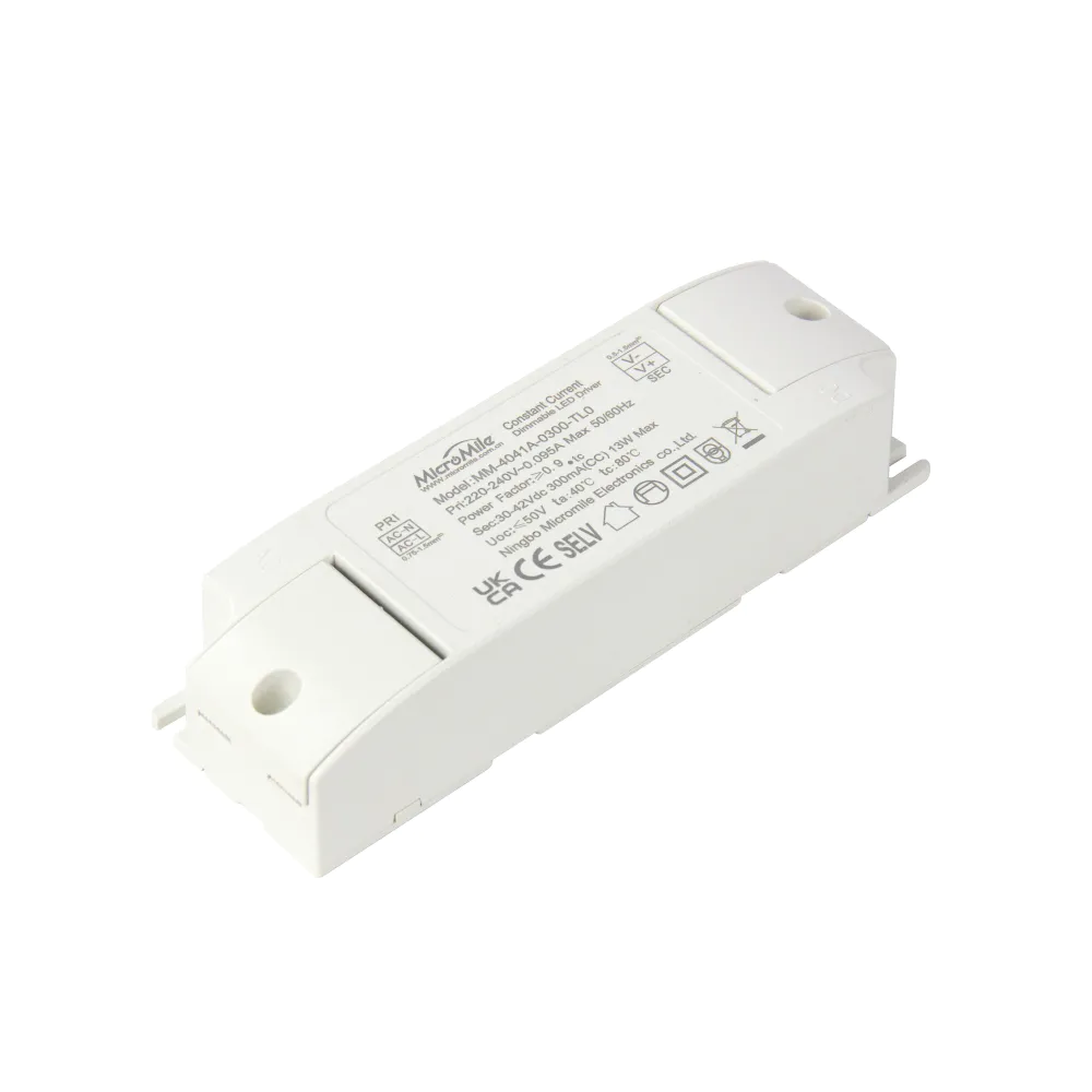 Alimentatore dimmerabile TRIAC per pannelli LED da 12W Alimentatore dimmerabile TRIAC per pannelli LED da 12W