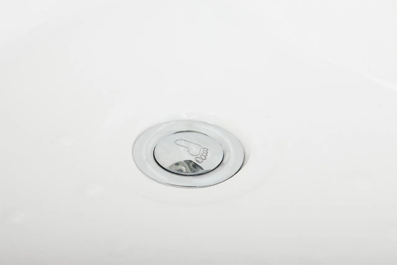 Piletta click-clack della vasca da bagno idromassaggio con doccia mod. Giglio Piletta click-clack della vasca da bagno idromassaggio con doccia mod. Giglio