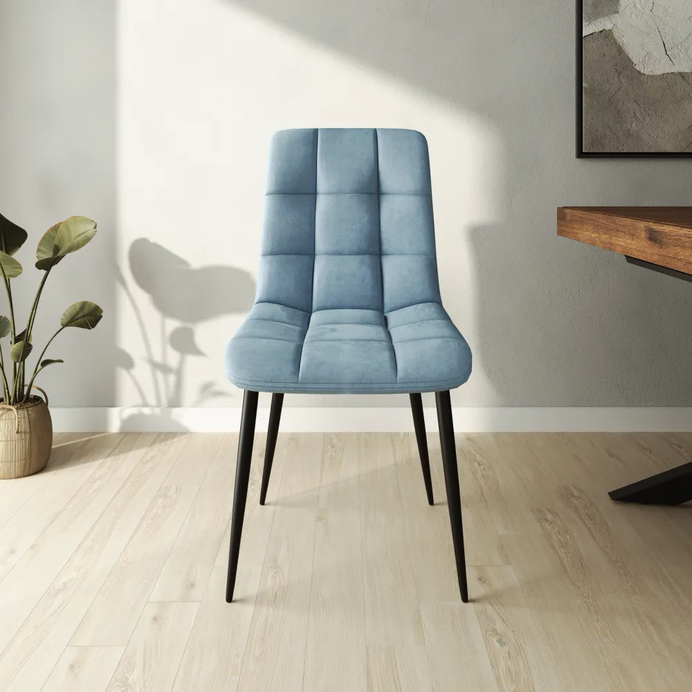 Set 4 sedie seduta in velluto azzurra trapuntata e gambe in acciaio nero | Asia Set 4 sedie seduta in velluto azzurra trapuntata e gambe in acciaio nero | Asia