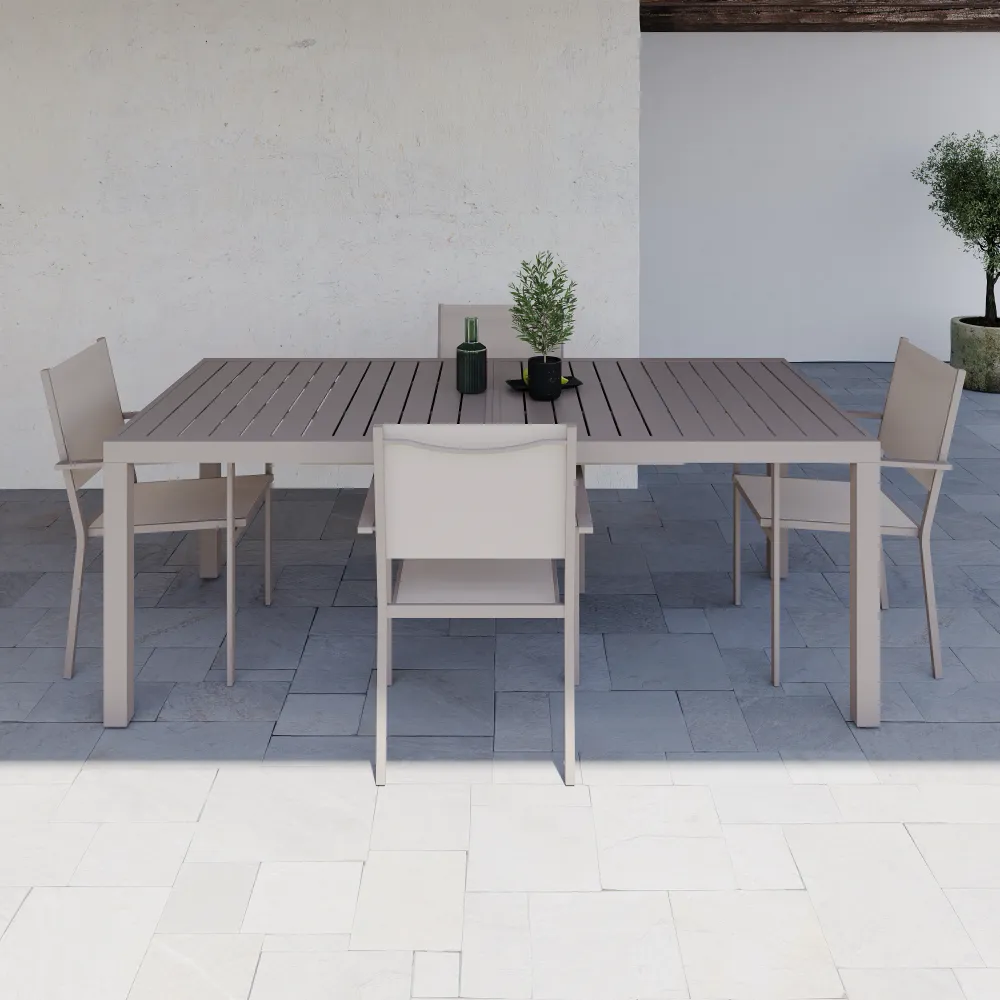 Set da esterno tortora con tavolo allungabile 200/300x75cm e 4 sedie in alluminio e textilene con braccioli squadrati | Marel Set da esterno tortora con tavolo allungabile 200/300x75cm e 4 sedie in alluminio e textilene con braccioli squadrati | Marel