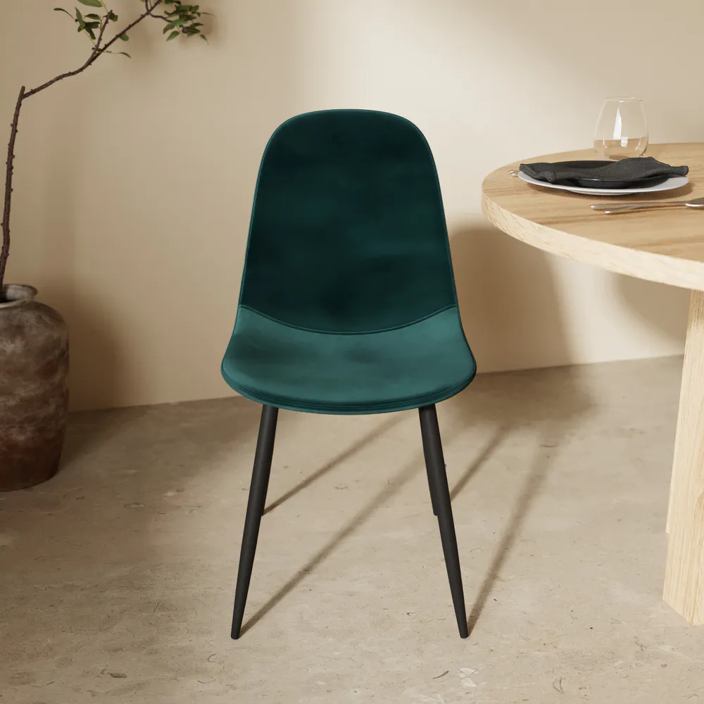 Set 4 sedie seduta in velluto verde scuro e gambe in acciaio nero | Nora Set 4 sedie seduta in velluto verde scuro e gambe in acciaio nero | Nora
