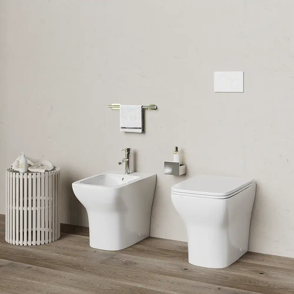 Coppia di sanitari filomuro rimless in ceramica bianca: vaso bidet e copriwc soft-close | Havana Coppia di sanitari filomuro rimless in ceramica bianca: vaso bidet e copriwc soft-close | Havana
