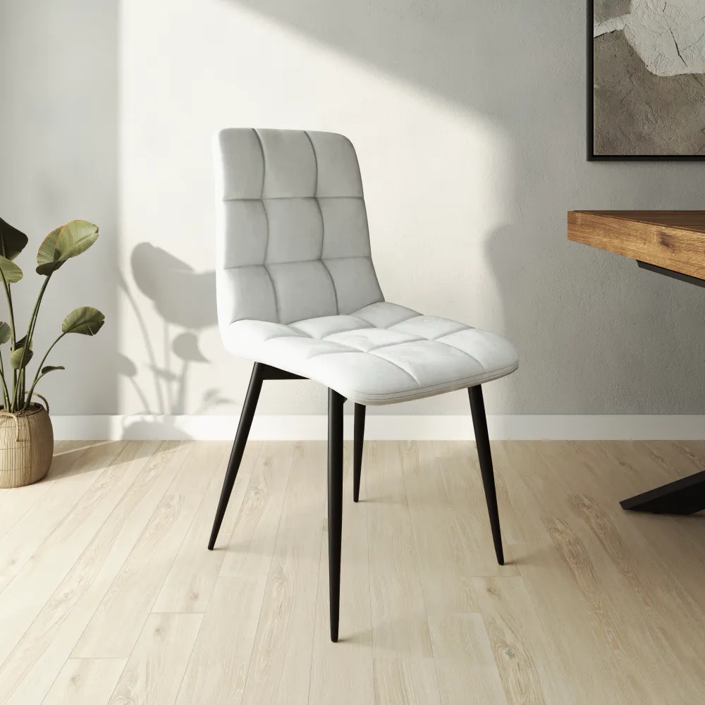 Set 4 sedie seduta in velluto bianca trapuntata e gambe in acciaio nero | Asia