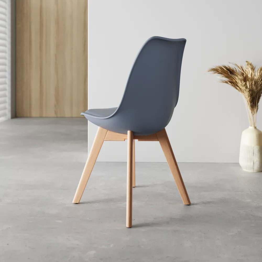 Set 4 sedie seduta in polipropilene grigia con cuscino imbottito e gambe in legno di faggio | Anna