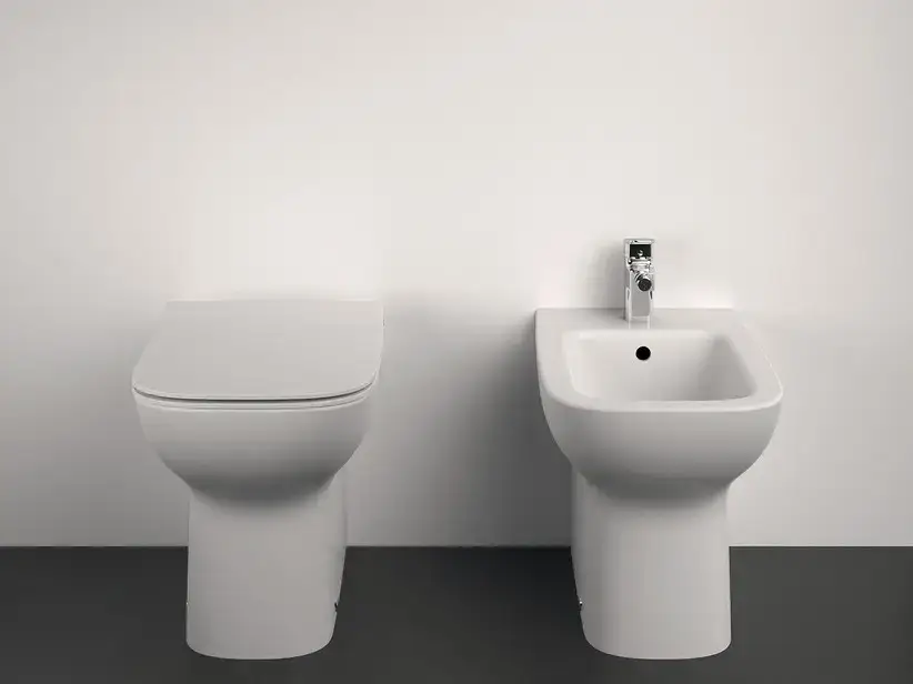 IDEAL STANDARD Coppia di sanitari filomuro: bidet e Wc rimless con sedile slim a chiusura normale | I.Life A IDEAL STANDARD Coppia di sanitari filomuro: bidet e Wc rimless con sedile slim a chiusura normale | I.Life A