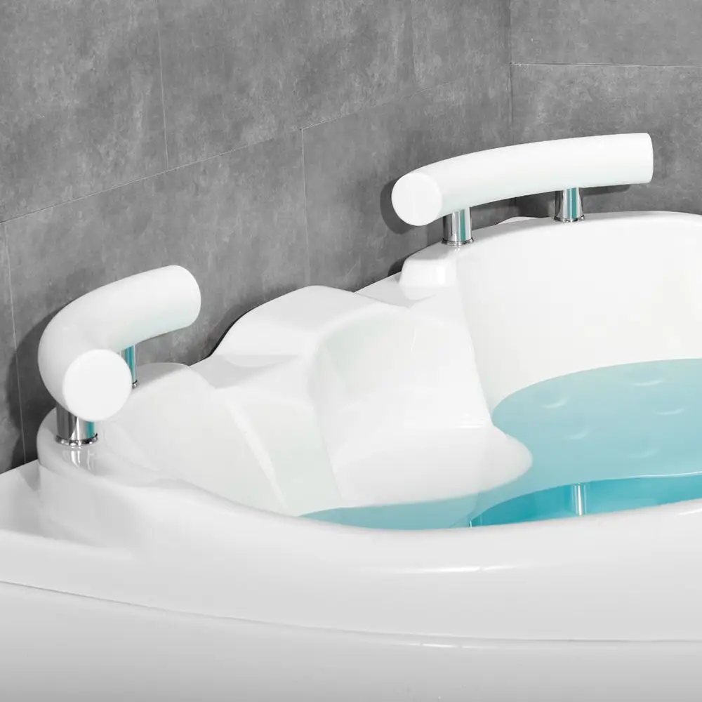 Vasca idromassaggio mod. Heaven in contesto di arredo bagno moderno Vasca idromassaggio mod. Heaven in contesto di arredo bagno moderno