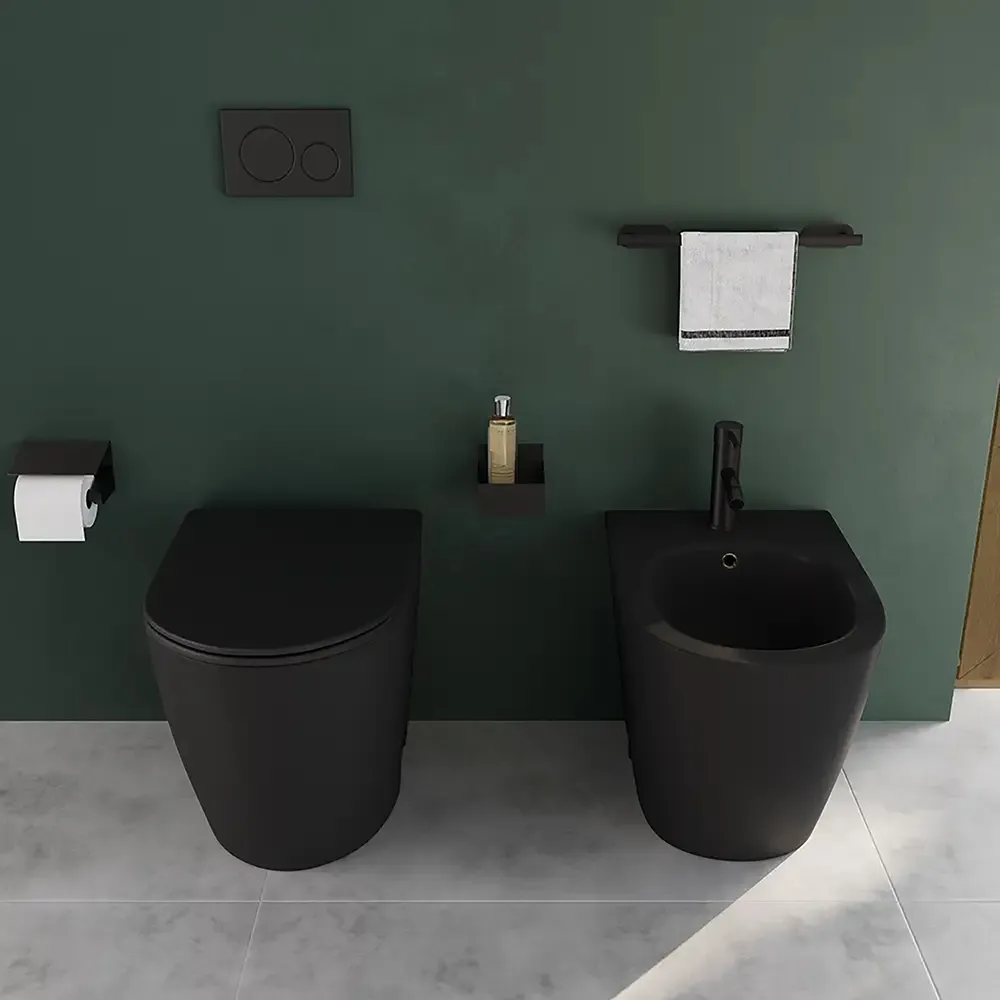 Coppia di sanitari filomuro ceramica nero opaco vaso rimless copriwc soft-close e bidet | Europa Small Coppia di sanitari filomuro ceramica nero opaco vaso rimless copriwc soft-close e bidet | Europa Small