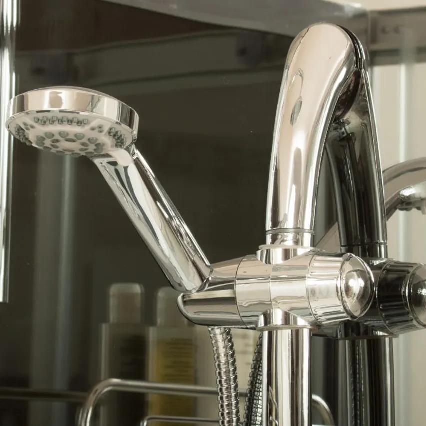 Doccino estraibile e regolabile in altezza della cabina doccia idromassaggio mod. Sylt Doccino estraibile e regolabile in altezza della cabina doccia idromassaggio mod. Sylt