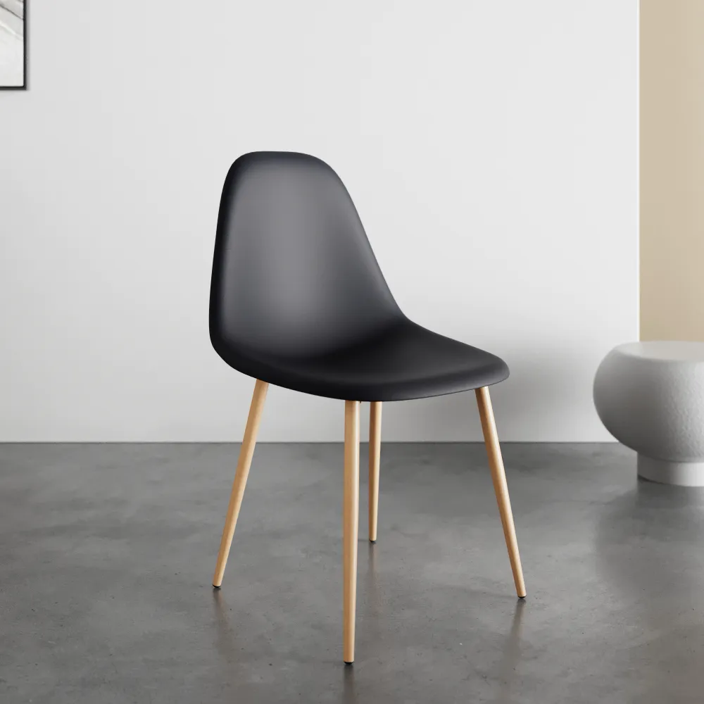 Set 4 sedie seduta in polipropilene nera e gambe effetto legno | Alice