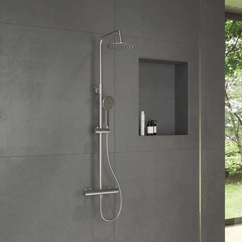 Colonna doccia soffione slim 20 cm in ottone cromato | Liri Colonna doccia soffione slim 20 cm in ottone cromato | Liri