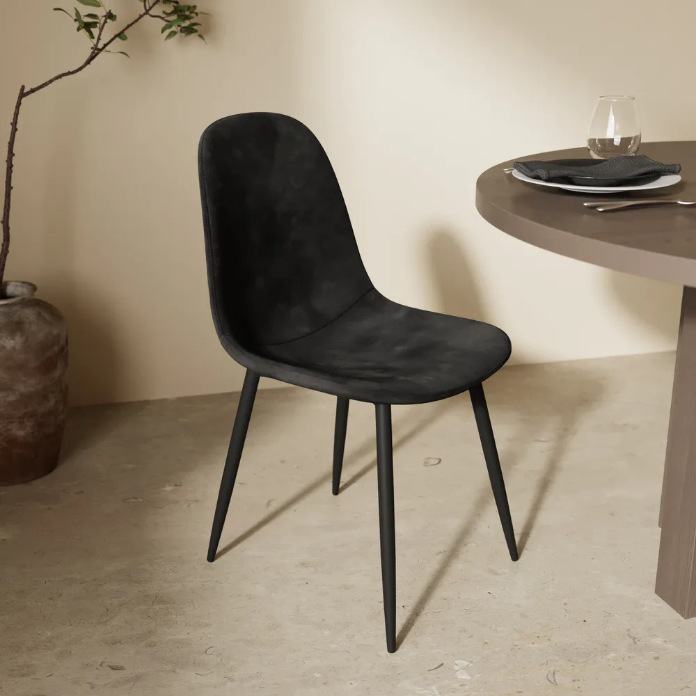 Set 4 sedie seduta in velluto nera e gambe in acciaio nero | Nora
