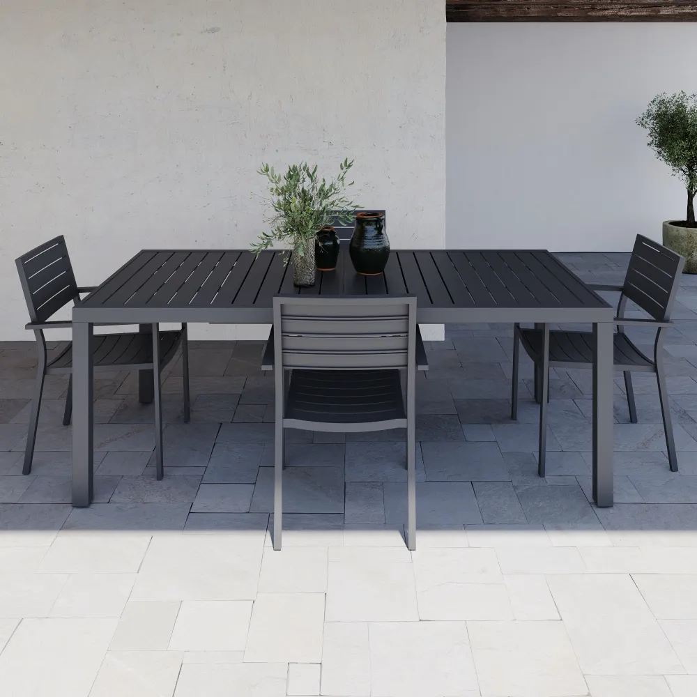 Set da esterno grigio con tavolo allungabile 200/300x75cm e 4 sedie in alluminio | Zenor Set da esterno grigio con tavolo allungabile 200/300x75cm e 4 sedie in alluminio | Zenor