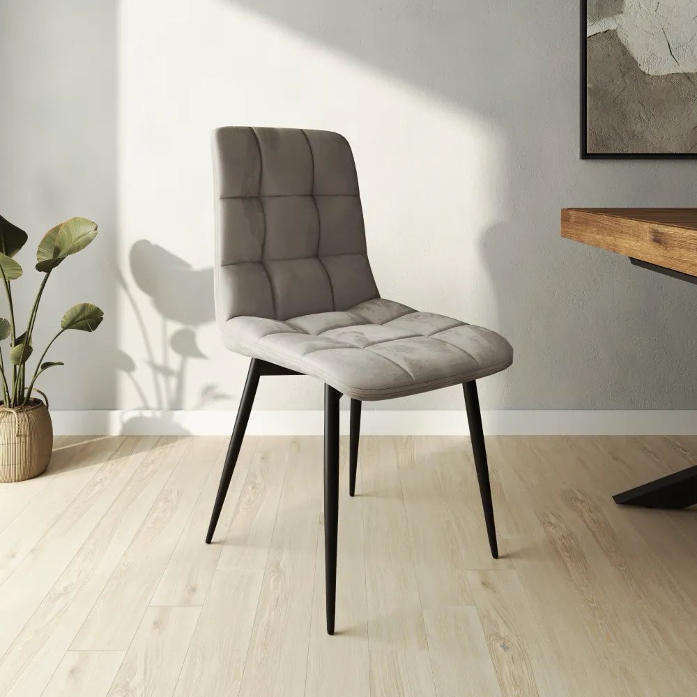 Set 4 sedie seduta in velluto grigio tortora trapuntata e gambe in acciaio nero | Asia Set 4 sedie seduta in velluto grigio tortora trapuntata e gambe in acciaio nero | Asia